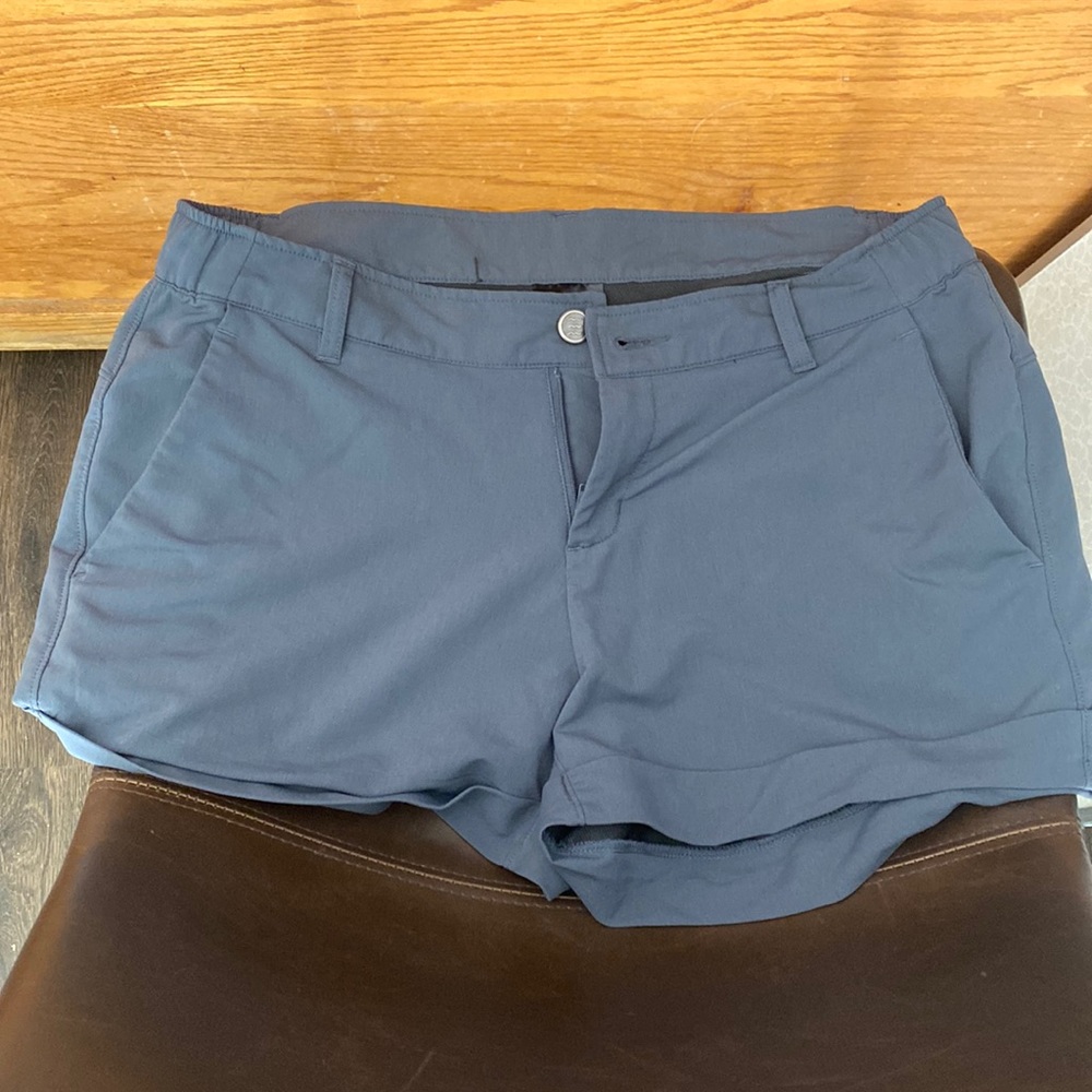 Fit like a size 6-8